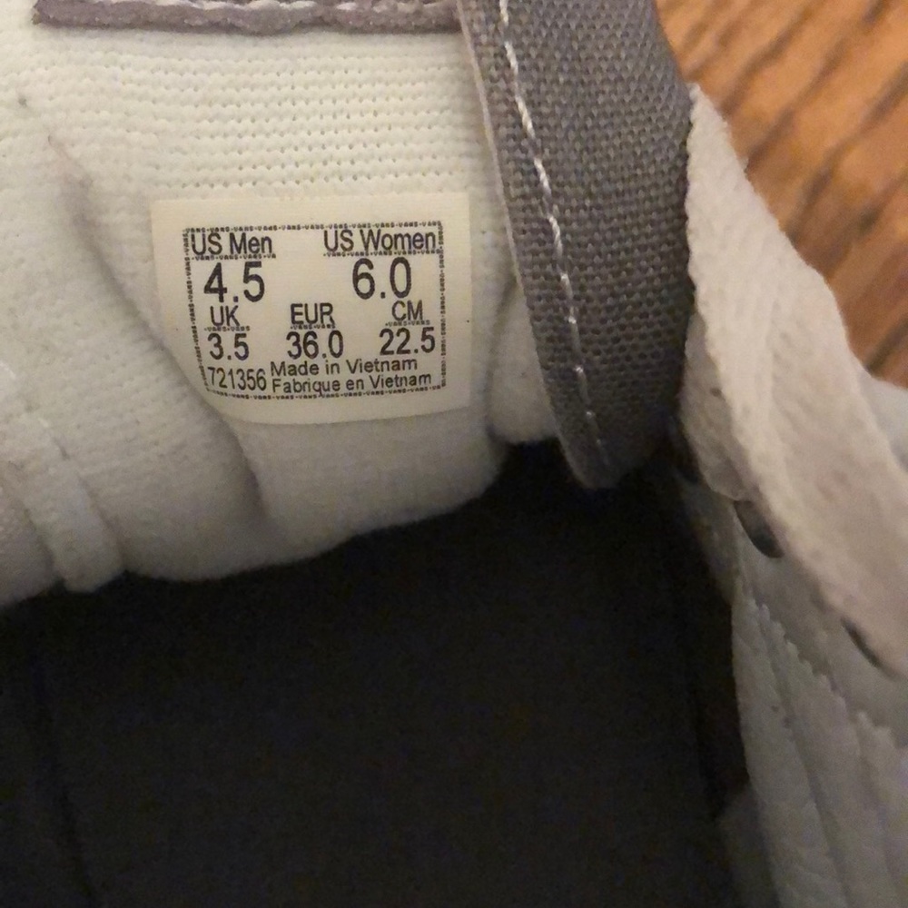 Vans - Picture 4 of 4
